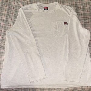 Oversized unisex Vintage Wrangler white long sleeve tee!!